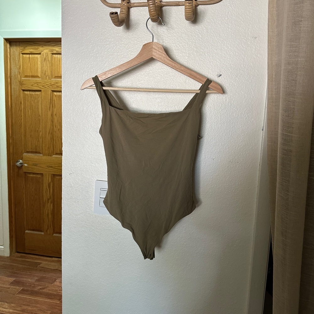 SKIMS Fits Everybody Square Neck Bodysuit